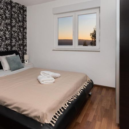 Sunny Hill Apartments With Rooftop Pool Celina Exterior photo