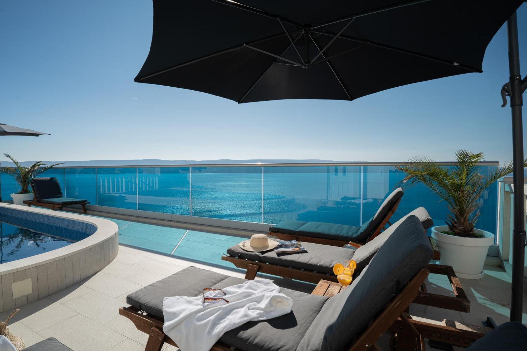 Sunny Hill Apartments With Rooftop Pool Celina Exterior photo
