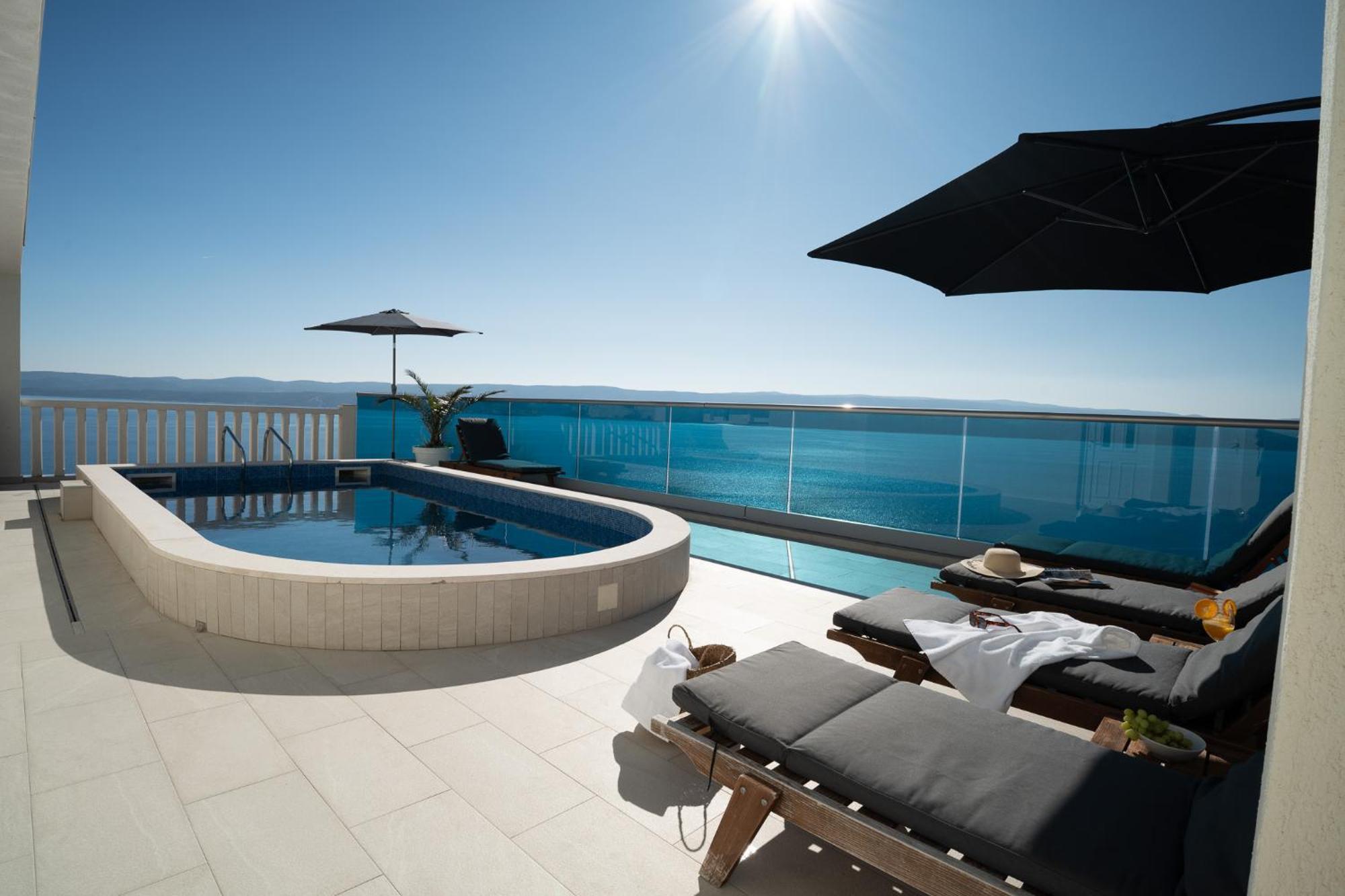 Sunny Hill Apartments With Rooftop Pool Celina Exterior photo
